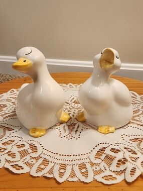 SET OF TWO Artistic Gifts, Inc Whimsical Ceramic Ducks